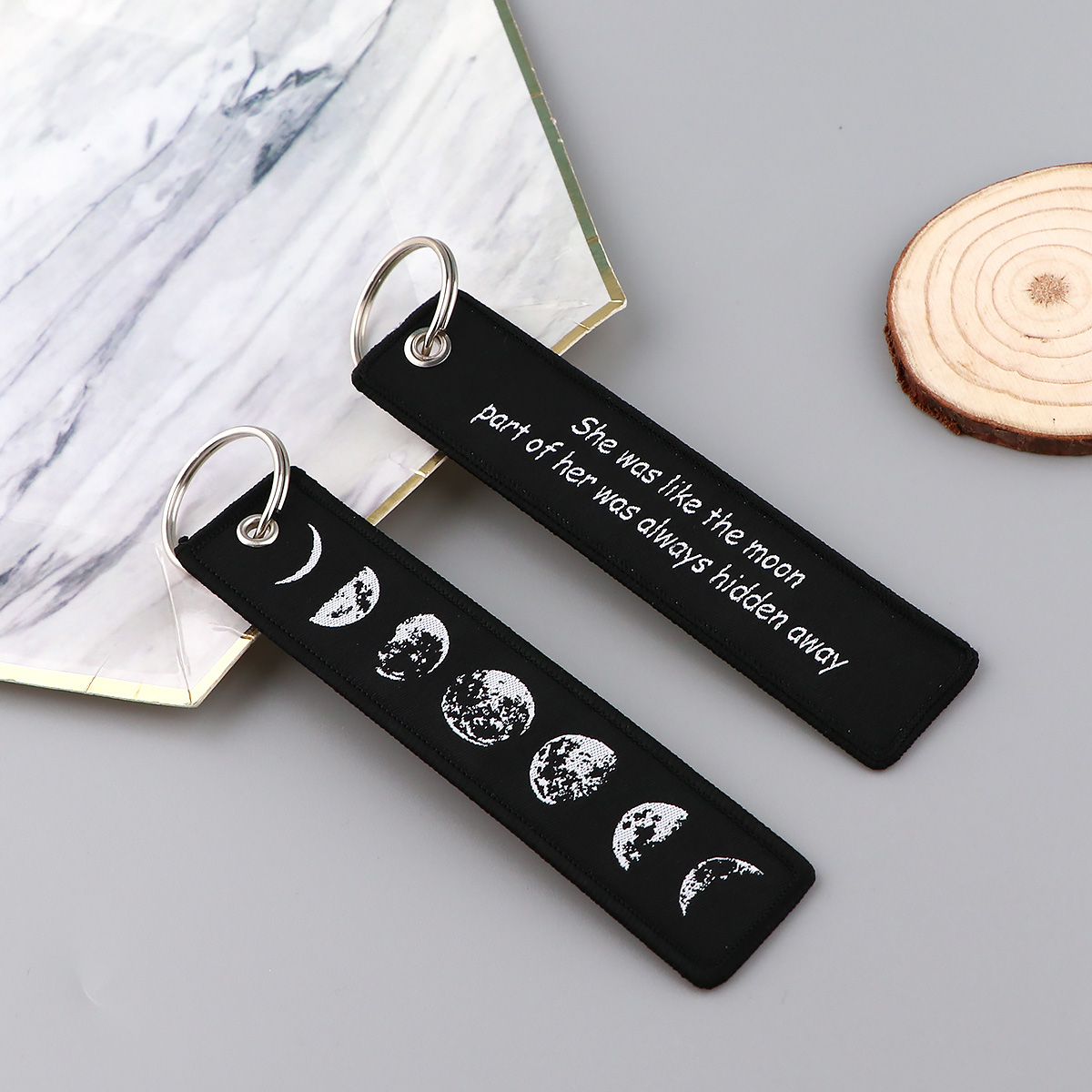 Porte-clés brodé avec citation - Car Accessories Quotation avis et prix