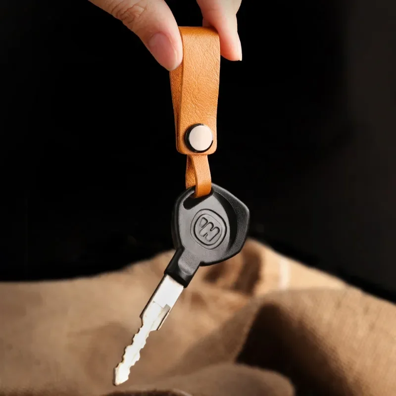 Porte-clés en cuir véritable a - Car Accessories Name avis et prix